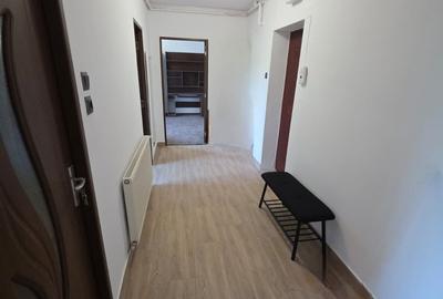 Apartament cu 2 camere decomandat în Micro 14 - 3