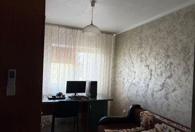 Apartament cu 3 camere decomandat în Central - 3