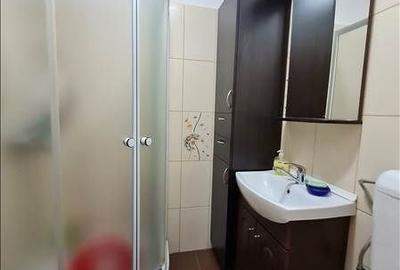 Apartament cu 2 camere semidecomandat în Florilor