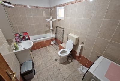 Casă cu 4 camere cu Teren 100 Mp în Central - 8