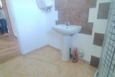 Casă cu 3 camere decomandat cu Teren 500 Mp în Central