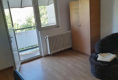 Apartament cu 4 camere decomandat în 1 Mai - 2