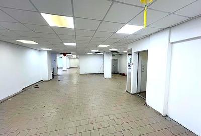 Spațiu comercial, de 650 mp, în Tineretului - 14