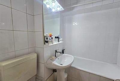 Apartament cu 3 camere decomandat în 1 Mai - 10