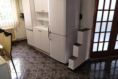 Apartament cu 2 camere decomandat în Cetății