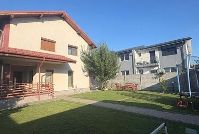 Casă cu 4 camere în Central