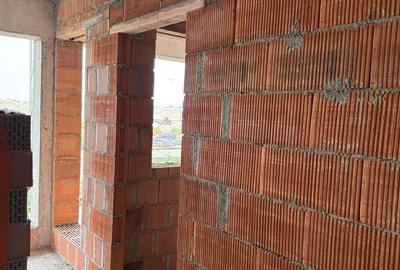Apartament cu 2 camere în 13 Decembrie
