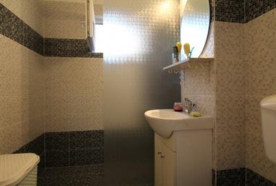 Apartament cu 4 camere decomandat în Eforie