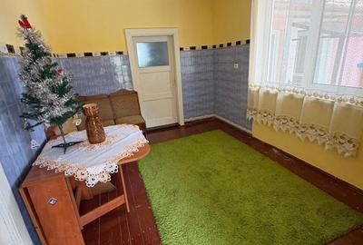 Casă cu 4 camere în Simeria - 1