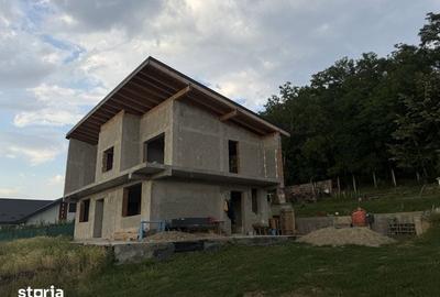 Casă cu 3 camere cu Teren 112 Mp în Central - 1