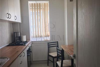 Apartament cu 3 camere decomandat în Torontalului