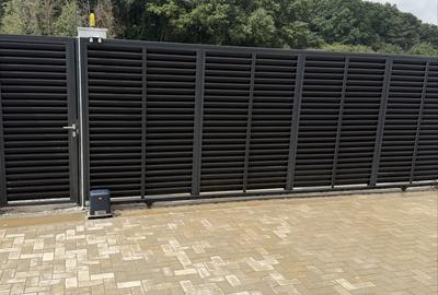 Casă cu 4 camere cu Teren 400 Mp în Corbeanca