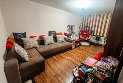Apartament cu 3 camere decomandat, mobilat în Fizicienilor