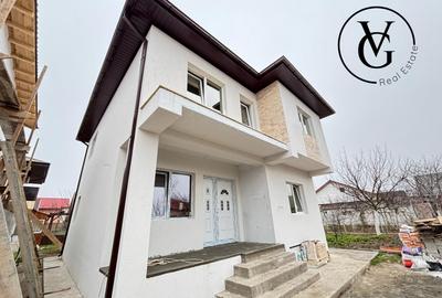 Casă individuală cu 4 camere cu Canalizare în Exterior Est - 2