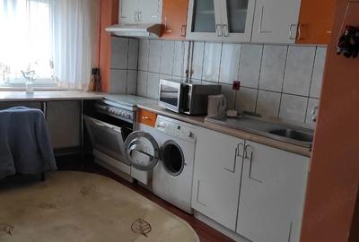 Apartament cu 2 camere decomandat în 22 Decembrie - 12