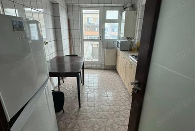 Apartament cu 3 camere decomandat în Central - 1