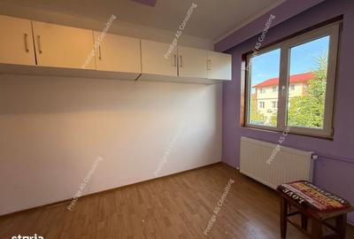 Apartament cu 3 camere semidecomandat în Șagului