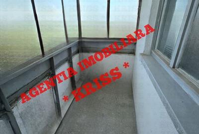 Apartament cu 3 camere decomandat în Craiovei - 5