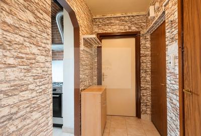 Apartament cu 3 camere semidecomandat, mobilat în Central - 28