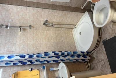 Apartament cu 3 camere decomandat în Gruia