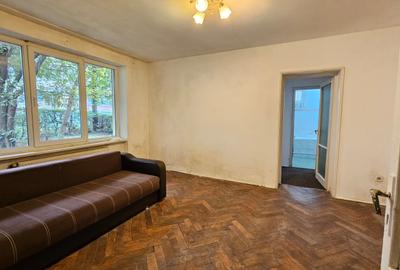 Apartament cu 3 camere în Tractorul