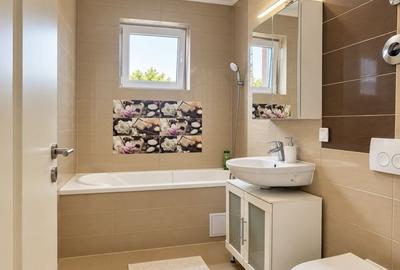 Apartament cu 2 camere decomandat în Avantgarden