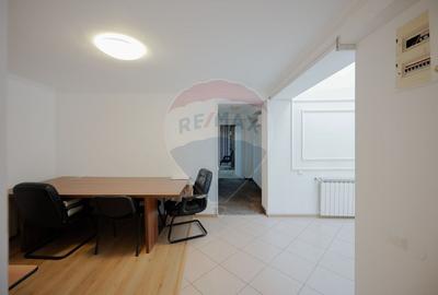 Casă individuală cu 15 camere cu Teren 380 Mp în Decebal - 17