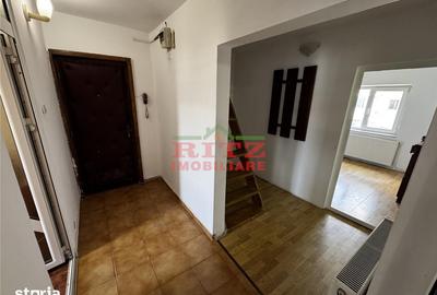 Apartament cu 3 camere decomandat în Tineretului