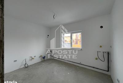Casă cu 4 camere cu Teren 180 Mp în Ghiroda
