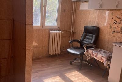 Apartament cu 2 camere decomandat în Rahova