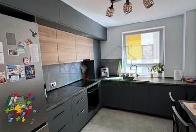 Apartament cu 2 camere decomandat în Tractorul