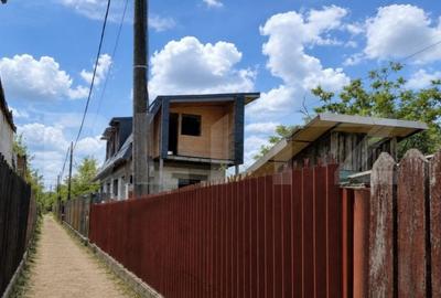 Casă cu 3 camere cu Teren 335 Mp în Cernele
