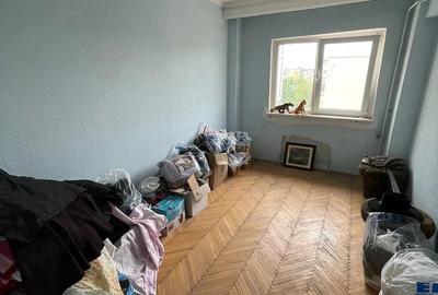 Apartament cu 3 camere decomandat în Găvana