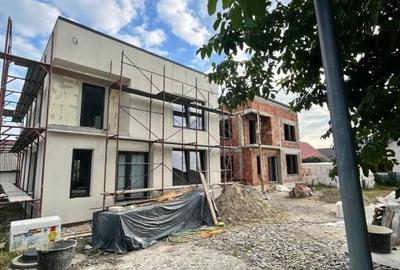 Casă individuală cu 5 camere cu Canalizare în Exterior Nord