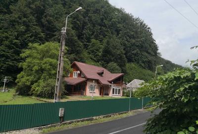 Casă cu 4 camere în Firiza