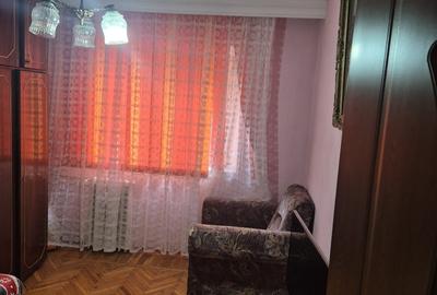 Apartament cu 3 camere decomandat în Casa de Cultură - 2