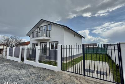 Casă cu 5 camere cu Teren 250 Mp în Lumina