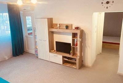 Apartament cu 2 camere semidecomandat, mobilat în Iancului