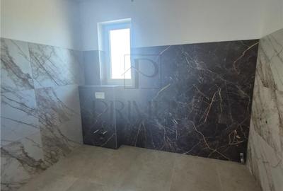 Casă cu 4 camere cu Canalizare în Sud - 1