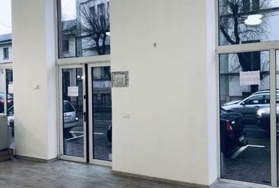 Spațiu comercial, de 46 mp, în Central - 2