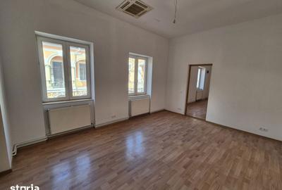 Spațiu comercial, de 70 mp, în Central