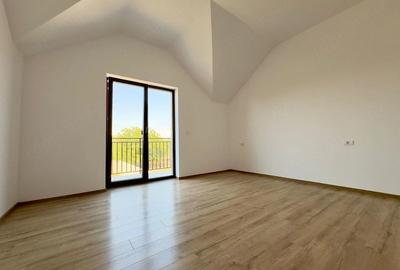 Casă cu 4 camere cu Teren 357 Mp în Covaci