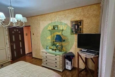 Apartament cu 3 camere decomandat în Est