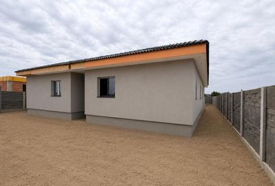 Duplex cu 4 camere cu Canalizare în Moșnița Nouă - 2