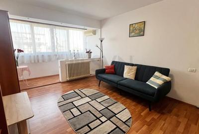Apartament cu 2 camere semidecomandat, mobilat în Universitate