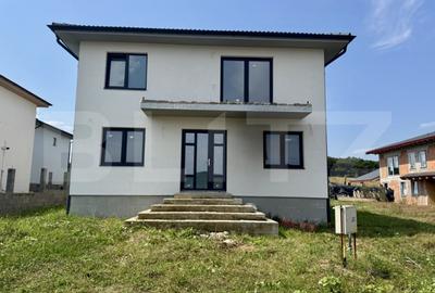 Casă cu 5 camere cu Teren 507 Mp în Corunca