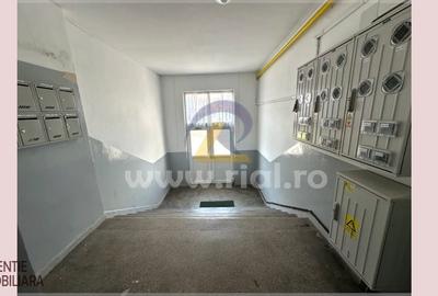 Apartament cu 3 camere decomandat în Vitrometan