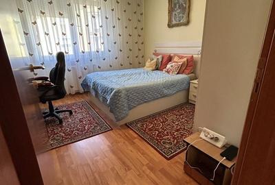 Apartament cu 3 camere decomandat în Nufărul - 1