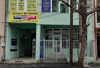 Spațiu comercial, de 80 mp, în Central - 7