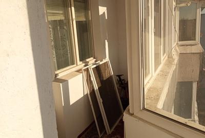 Apartament cu 3 camere decomandat în Siderurgiștilor - 2